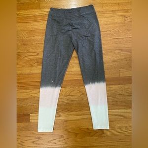 Secret Treasures Leggings Women’s Medium 8-10 Ombre Gray Leisure wear Flaw Shown